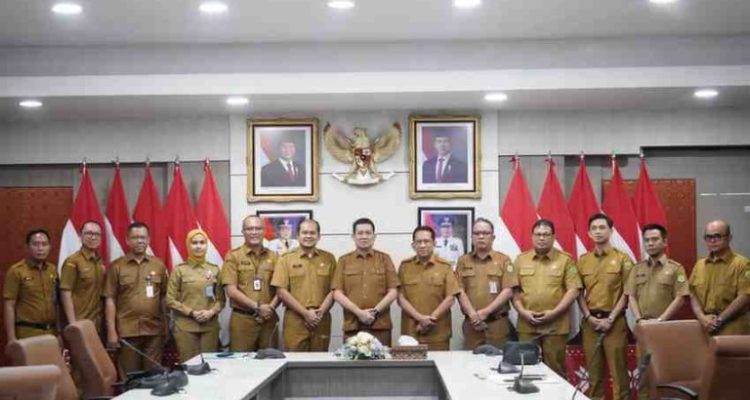 Rapat Koordinasi Pembahasan Prioritas Pembangunan Kabupaten Musi Banyuasin di Ruang Rapat Bina Praja Provinsi Sumatera Selatan, Senin (9/3/2026) yang pada kesempatan itu dihadiri Pj Sekda Muba Drs Syafaruddin MSi.