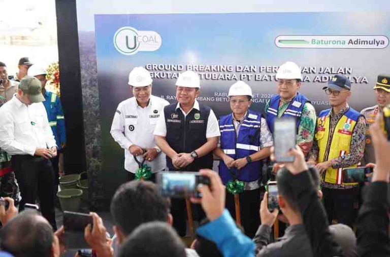 H. Herman Deru meresmikan kegiatan groundbreaking pembangunan Overpass Angkutan Batubara PT. Baturona Adimulyo di Sungai Lilin, Kabupaten Musi Banyuasin, Rabu (11/3/2026).