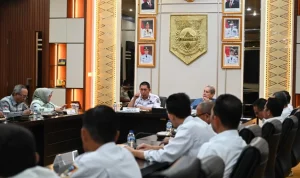 Wali Kota Pagar Alam, Ludi Oliansyah, saat menerima kunjungan kerja ke Kota Pagar Alam, hari Rabu, tanggal 14 Januari 2026, di Ruang Rapat Besemah I Sekretariat Daerah (Setda) Kota Pagar Alam. (MUSINEWS.ID/HAIRUDIN)