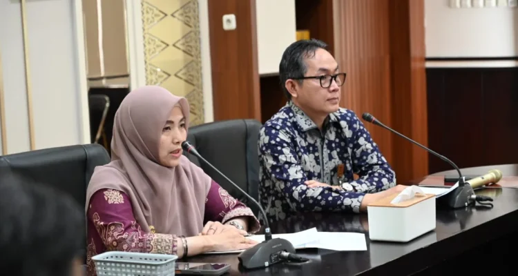 Wakil Wali Kota (Wawako) Pagar Alam, Hj. Bertha, menghadiri kegiatan Exit Meeting atas pemeriksaan terinci Laporan Keuangan Pemerintah Daerah (LKPD) Tahun Anggaran 2025 oleh Badan Pemeriksa Keuangan (BPK) Perwakilan Sumatra Selatan (Sumsel) di Ruang Rapat Besemah I, Kantor Wali Kota Pagar Alam, hari Jum'at, 13 Maret 2026. (MUSINEWS.ID/HAIRUDIN)