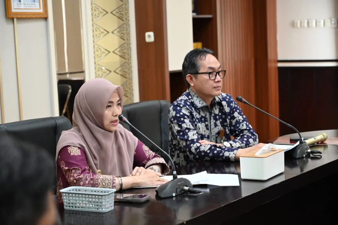 Wakil Wali Kota (Wawako) Pagar Alam, Hj. Bertha, menghadiri kegiatan Exit Meeting atas pemeriksaan terinci Laporan Keuangan Pemerintah Daerah (LKPD) Tahun Anggaran 2025 oleh Badan Pemeriksa Keuangan (BPK) Perwakilan Sumatra Selatan (Sumsel) di Ruang Rapat Besemah I, Kantor Wali Kota Pagar Alam, hari Jum'at, 13 Maret 2026. (MUSINEWS.ID/HAIRUDIN)