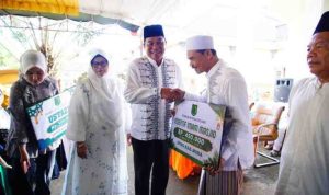 Suasana hangat dan penuh kebersamaan terasa di kediaman pribadi Bupati Musi Banyuasin H M Toha Tohet SH di Desa Sungai Angit, Kecamatan Babat Toman Kabupaten Musi Banyuasin Provinsi Sumatera Selatan, Sabtu (14/3/2026).