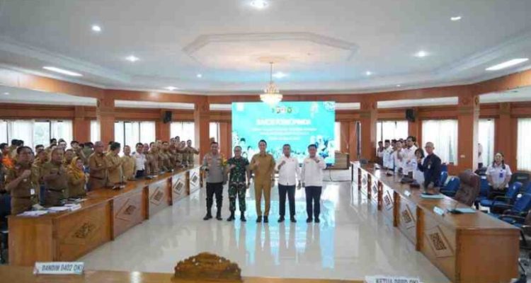 Forum Komunikasi Pimpinan Daerah (Forkopimda) Kabupaten Ogan Komering Ilir (OKI) memperkuat kesiapsiagaan dan koordinasi lintas sektor guna menjaga stabilitas keamanan dan ketertiban masyarakat (kamtibmas) menjelang Hari Raya Idul Fitri 1447 Hijriah. Senin,(16/3).
