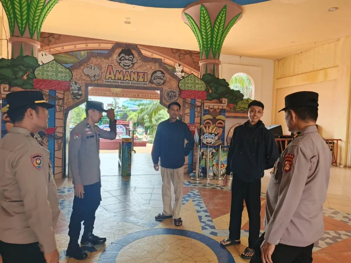 Aparat kepolisian di lingkungan Polda Sumsel melakukan patroli di Amanzi, Kota Palembang. (MUSINEWS.ID/TRI)
