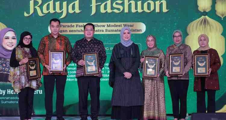 Kegiatan ini secara resmi dibuka oleh Ketua Dekranasda Sumatera Selatan, Feby Deru.