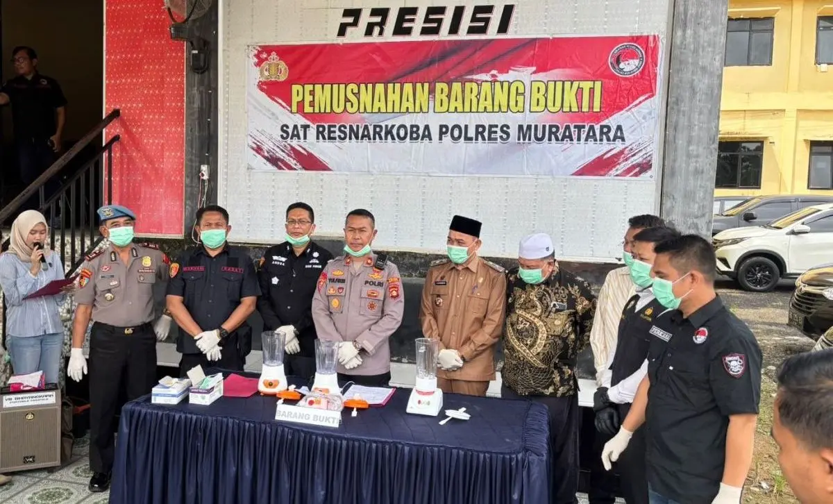 Polres Musi Rawas Utara melakukan pemusnahan barang bukti sabu seberat satu kilogram, di Markas Polres Musi Rawas Utara, pada hari Selasa, tanggal 31 Maret 2026. (MUSINEWS.ID/TRI)