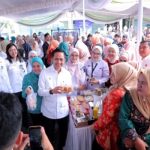 Wali Kota Palembang, Ratu Dewa, saat menghadiri bazar ramadhan tahun 2026 yang digelar di halaman kantor Sekretariat Daerah Kota Palembang, hari Rabu, tanggal 4 Maret 2026. (MUSINEWS.ID/HAIRUDIN)