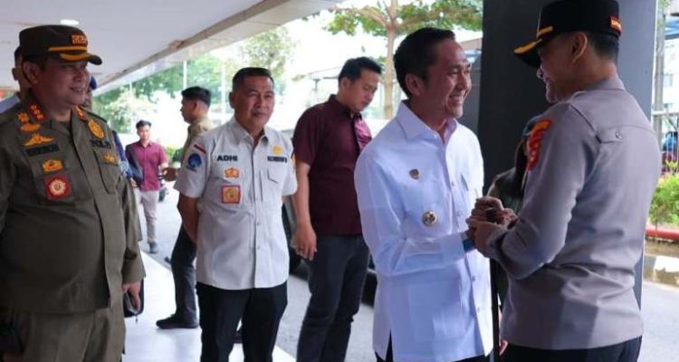 Wali Kota Palembang, Ratu Dewa, menghadiri apel besar bertajuk Nyago Bumi Sriwijaya Aman Bae, hari Minggu, 8 Maret 2026. (MUSINEWS.ID/HAIRUDIN)