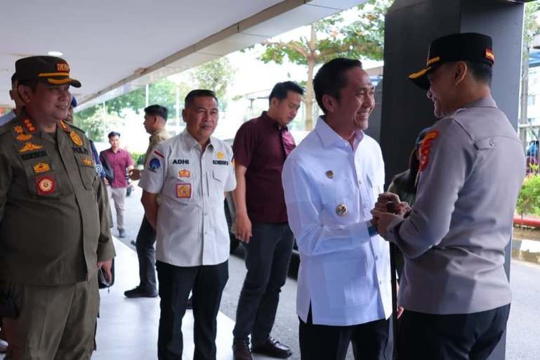 Wali Kota Palembang, Ratu Dewa, menghadiri apel besar bertajuk Nyago Bumi Sriwijaya Aman Bae, hari Minggu, 8 Maret 2026. (MUSINEWS.ID/HAIRUDIN)