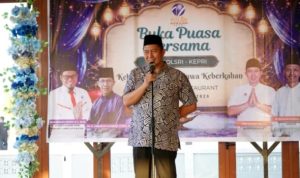 Wali Kota Pagar Alam, Ludi Oliansyah, menghadiri kegiatan buka puasa bersama Keluarga Besar Ikatan Alumni Politeknik Negeri Sriwijaya (Ikapolsri) Provinsi Kepulauan Riau. (MUSINEWS.ID/HAIRUDIN) Wali Kota Pagar Alam, Ludi Oliansyah, menghadiri kegiatan buka puasa bersama Keluarga Besar Ikatan Alumni Politeknik Negeri Sriwijaya (Ikapolsri) Provinsi Kepulauan Riau. (MUSINEWS.ID/HAIRUDIN)