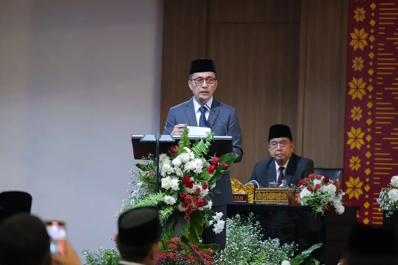 Wali Kota Palembang, Ratu Dewa, memaparkan laporan kinerja dan kondisi keuangan daerah sepanjang tahun 2025, dalam rapat paripurna DPRD Kota Palembang, pada hari Jum'at, tanggal 27 Maret 2026. (MUSINEWS.iD/TRI)