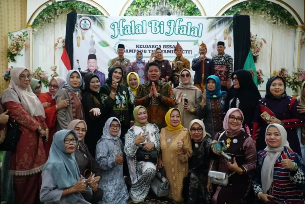 Suasana penuh kehangatan dan rasa persaudaraan menyelimuti Gedung Wanita Rajawali, Palembang, pada Rabu (08/04/2026).
