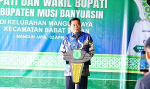 Suasana hangat menyelimuti halaman Kantor Lurah Mangun Jaya, Kecamatan Babat Toman, pada Kamis (2/4/2026). Suasana hangat menyelimuti halaman Kantor Lurah Mangun Jaya, Kecamatan Babat Toman, pada Kamis (2/4/2026).