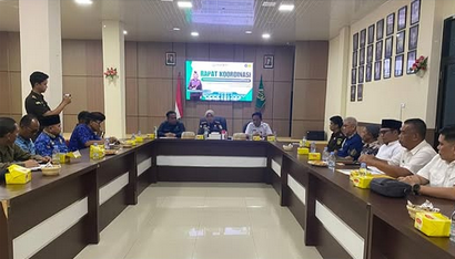 H. Deni Victoria, menghadiri Undangan Rapat Tim Koordinasi Pengawasan Aliran Kepercayaan dan Aliran Keagamaan dalam Masyarakat (PAKEM) Tahun 2026 yang digelar oleh Kejaksaan Negeri Prabumulih.