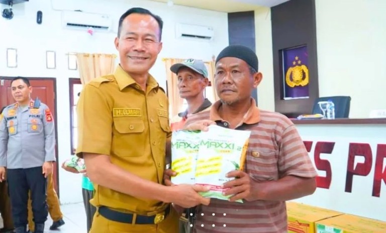 Salah satu langkah konkret diwujudkan melalui penyaluran bantuan benih jagung dari Kementerian Pertanian Republik Indonesia kepada kelompok tani di wilayah hukum Polres Prabumulih, Selasa (14/04/2026).