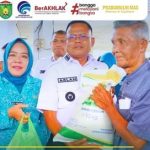 Suasana penuh haru dan kebahagiaan menyelimuti warga Kelurahan Karang Jaya saat menerima bantuan pangan dari pemerintah, Rabu (15/04/2026).