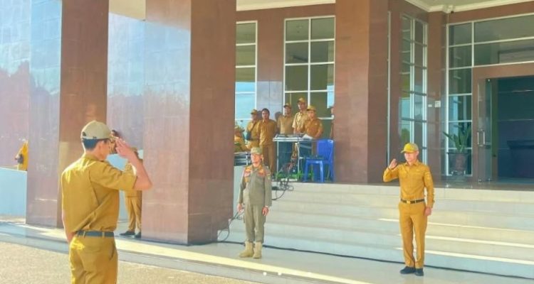 Pemerintah Kota Prabumulih menggelar apel pagi yang diikuti seluruh Aparatur Sipil Negara (ASN) di lingkungan pemkot, Senin (13/04/2026).