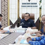 Sekretaris Daerah (Sekda) Provinsi Sumatera Selatan, Edward Candra menghadiri Rapat Koordinasi (Rakor) terkait Desk Koordinasi Penanganan Kebakaran Hutan dan Lahan (Karhutla) Tahun 2026.