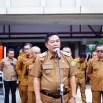 HM Toha Tohet SH, menegaskan bahwa kondisi fiskal yang terbatas tidak menjadi alasan untuk menunda perbaikan infrastruktur yang menyangkut kebutuhan dasar masyarakat.