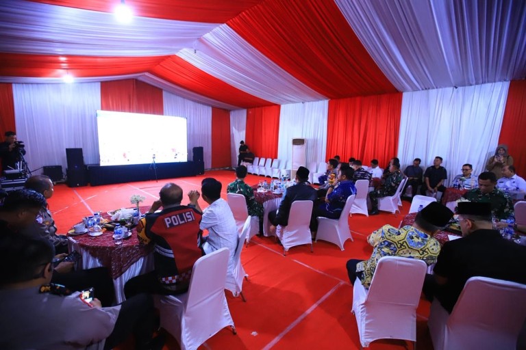 Herman Deru mengikuti Video Conference (Vicon) bersama Kapolri  Listyo Sigit Prabowo dan Panglima TNI Agus Subiyanto serta instansi terkait dalam rangka pemantauan situasi keamanan dan ketertiban masyarakat (Sitkamtibmas) pada malam takbiran menjelang Idul Fitri 1447 H.