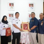 Wali Kota Pagar Alam, Ludi Oliansyah, bersama Wakil Wali Kota Pagar Alam, Hj. Bertha, menerima audiensi KPP Pratama Lahat di rumah dinas wali kota, Rabu, 15 April 2026, membahas penguatan kesadaran pajak dan peningkatan pendapatan daerah. (MUSINEWS.ID/HAIRUDIN)