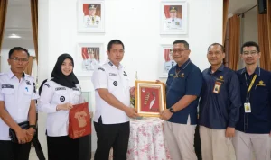 Wali Kota Pagar Alam, Ludi Oliansyah, bersama Wakil Wali Kota Pagar Alam, Hj. Bertha, menerima audiensi KPP Pratama Lahat di rumah dinas wali kota, Rabu, 15 April 2026, membahas penguatan kesadaran pajak dan peningkatan pendapatan daerah. (MUSINEWS.ID/HAIRUDIN)