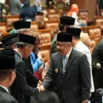Rapat paripurna tersebut dipimpin oleh Wakil Ketua DPRD Sumsel, H. Nopianto, serta dihadiri oleh Wakil Gubernur Sumatera Selatan dan jajaran Organisasi Perangkat Daerah (OPD) di lingkungan pemerintah provinsi.