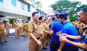 H. M. Toha menyampaikan pesan tegas kepada seluruh Aparatur Sipil Negara (ASN). Ia mengingatkan agar praktik pungutan liar (pungli) tidak lagi terjadi serta menekankan pentingnya bekerja dengan penuh keikhlasan dalam melayani masyarakat. H. M. Toha menyampaikan pesan tegas kepada seluruh Aparatur Sipil Negara (ASN). Ia mengingatkan agar praktik pungutan liar (pungli) tidak lagi terjadi serta menekankan pentingnya bekerja dengan penuh keikhlasan dalam melayani masyarakat.