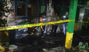 Dalam rentang waktu kurang dari tiga jam, dua peristiwa kebakaran hebat melanda lokasi yang berbeda.