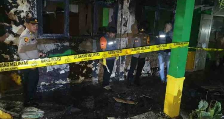 Dalam rentang waktu kurang dari tiga jam, dua peristiwa kebakaran hebat melanda lokasi yang berbeda.