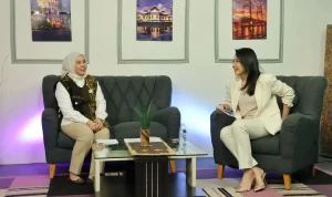 Ketua PMI Palembang, Dewi Sastrani, saat menjadi narasumber di program Halo Palembang di sebuah stasiun televisi di Kota Palembang, hari Senin, tanggal 6 April 2026. (MUSINEWS.ID/TRY)