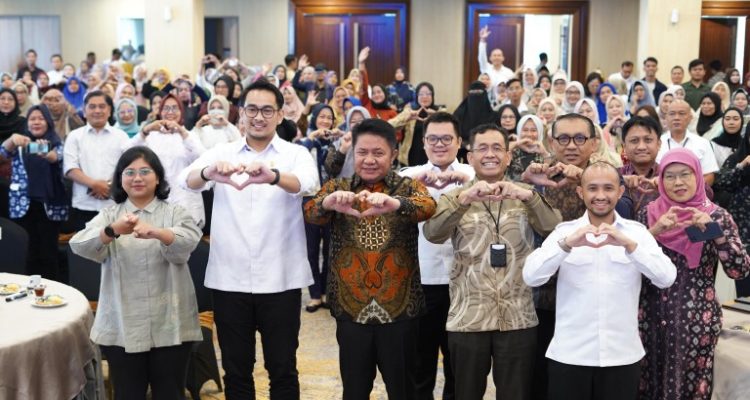 H. Herman Deru, saat menghadiri AIM ASEAN Roadshow dalam rangka pelatihan AI untuk UMKM guna mencetak 100.000 Sultan Muda Sumsel, bertempat di Kantor OJK Sumsel, Rabu (8/4/2026).