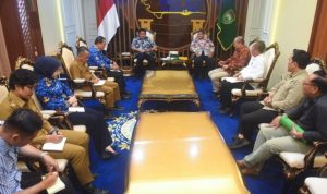 H. Herman Deru menerima Pengurus Himpunan Kerukunan Tani Indonesia (HKTI) Sumsel dalam rangka silahturahmi di Ruang Tamu Gubernur Sumsel.