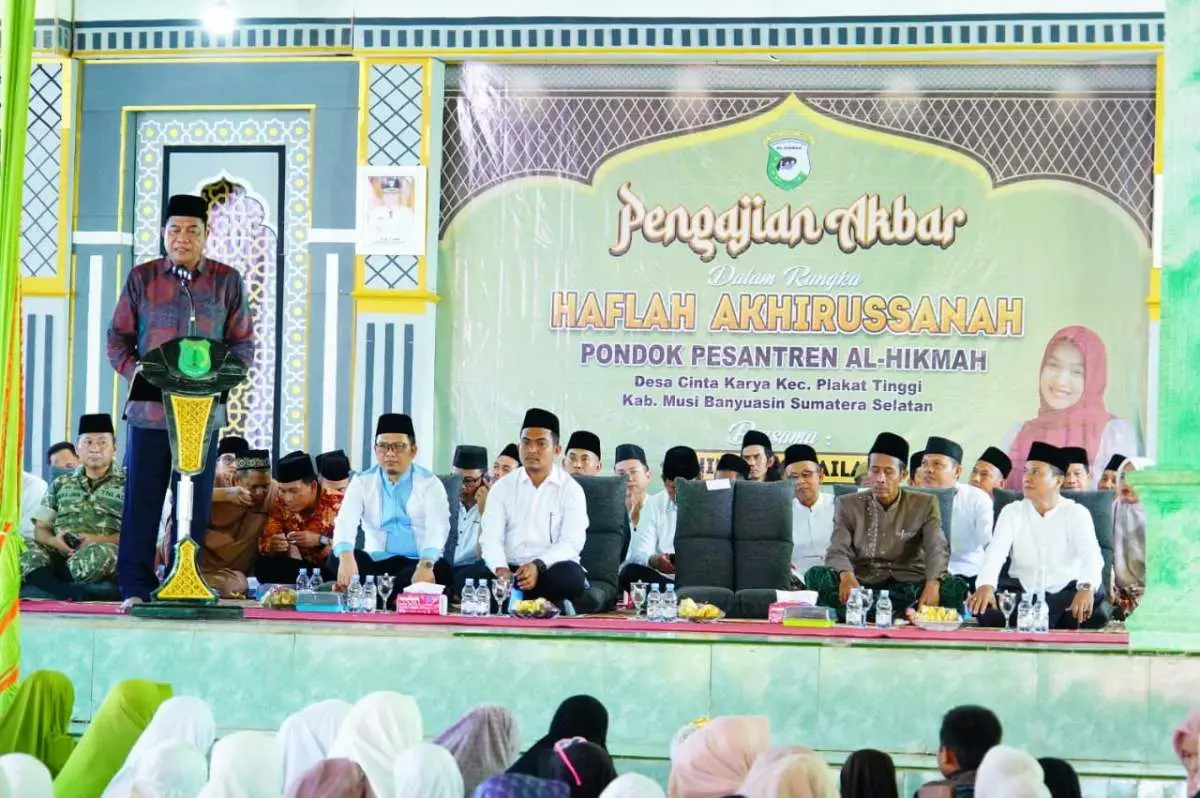 Bupati Muba menghadiri Haflah Akhirussanah di Ponpes Al Hikmah dengan 137 santri khatam.