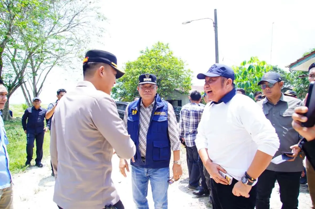 Dalam kunjungan kerja Gubernur Sumatera Selatan, H. Herman Deru, Jumat (3/4/2026), Bupati Muba H. M. Toha Tohet, S.H., melontarkan gagasan berani untuk melepaskan lahan terdampak dari Hak Guna Usaha (HGU) PT Hindoli.