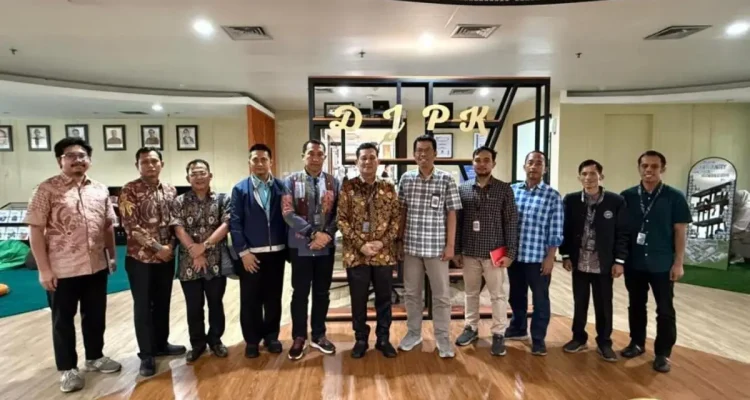 Audiensi tersebut dipimpin langsung oleh Sekretaris Daerah (Sekda) Muba, Drs. Syafaruddin, M.Si., yang didampingi oleh Kepala Badan Pengelola Keuangan dan Aset Daerah (BPKAD) Muba, Riki Junaidi, AP, M.Si.