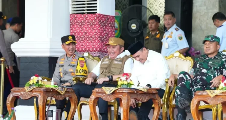 Ketua DPRD Sumsel, Andie Dinialdie, menghadiri apel kesiapan Operasi Ketupat Musi tahun 2026 di Griya Agung, Palembang, Kamis, 12 Maret 2026.