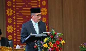 Wali Kota Palembang, Ratu Dewa, dalam Rapat Paripurna ke-9 Masa Persidangan II Tahun 2026, menjawab pemandangan umum fraksi-fraksi DPRD atas Laporan Keterangan Pertanggungjawaban (LKPJ) Tahun Anggaran 2025.. (MUSINEWS.ID/TRY)