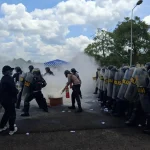 Ratusan personel Polres Prabumulih saat simulasi pengamanan kota menghadapi aksi massa.