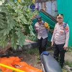 Personel Polsek Ilir Barat I Palembang langsung mendatangi lokasi dan melakukan pengamanan area, mengatur arus lalu lintas, serta mengevakuasi korban. (MUSINEWS.ID/TRI)