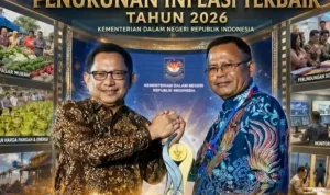 Wali Kota Prabumulih H. Arlan saat menerima penghargaan pengendalian inflasi 2026.