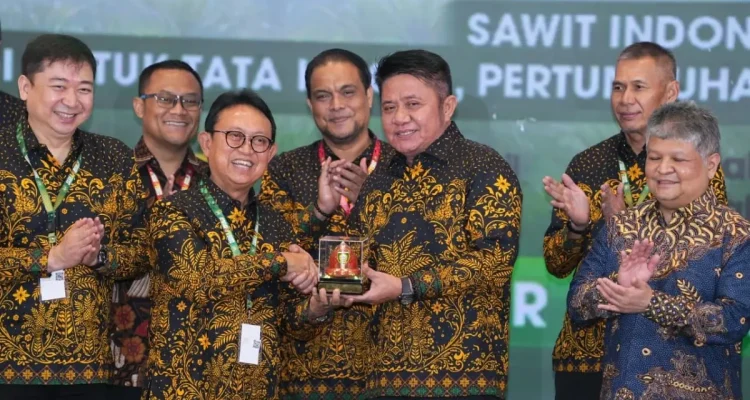 Herman Deru membuka Andalas Forum VI 2026 di Palembang, bahas masa depan sawit
