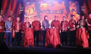 Wakil Gubernur Sumsel Cik Ujang membuka Festival Sriwijaya 2026 di Palembang