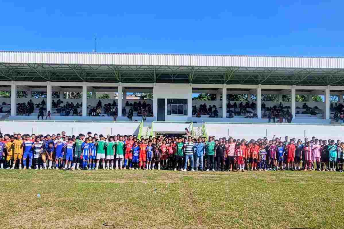 Ratusan peserta mengikuti Seleksi Beasiswa Sepak Bola Gratis Palembang yang digelar Diklat Merden Indonesia.
