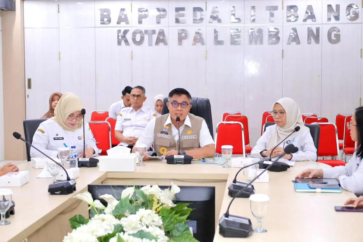 Sekretaris Daerah (Sekda) Kota Palembang, Aprizal Hasyim, memimpin rapat koordinasi persiapan Hari Ulang Tahun (HUT) Kota Palembang ke-1343, yang akan diperingati pada 17 Juni 2026 mendatang. (MUSINEWS.ID/TRI RICKI)