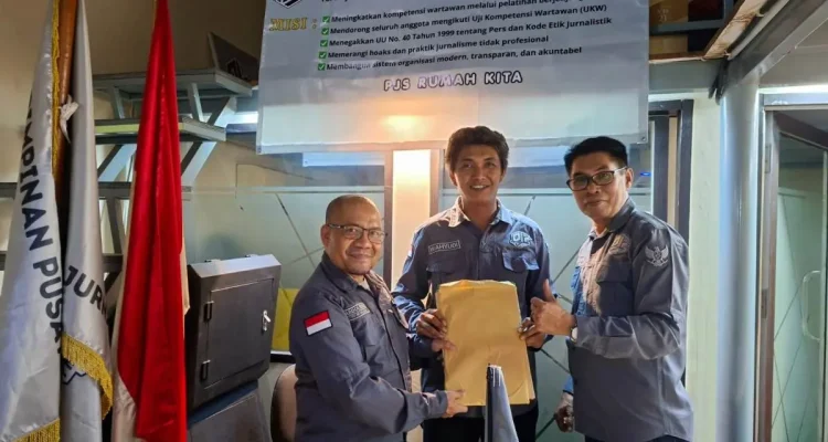 DPD PJS Sumsel, menyerahkan dokumen ini dilakukan secara simbolis tepat setelah penutupan Rapat Pimpinan Nasional (Rapimnas) PJs di Grand Palace, Kemayoran, Jakarta Pusat, Selasa, 12 Mei 2026.
