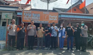 Kapolres Prabumulih silaturahmi dengan buruh dan beri bantuan di Hari Buruh