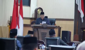 Bupati Muba menyampaikan Raperda Pertanggungjawaban APBD 2025 dalam rapat paripurna DPRD Muba.