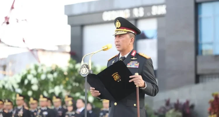 Kapolda Sumsel memimpin upacara Hari Lahir Pancasila 2026 di Mapolda Sumsel sebagai bentuk komitmen menjaga persatuan bangsa.