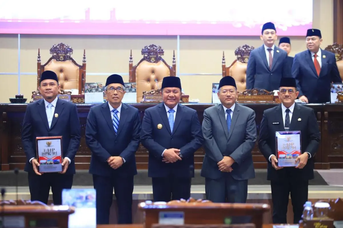Penyerahan opini WTP Sumsel ke-12 berturut-turut dalam rapat paripurna DPRD Sumsel